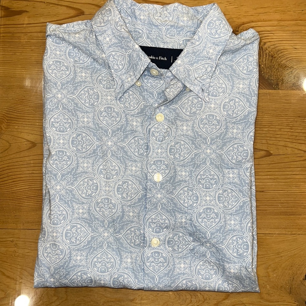 Abercrombie Men’s Button Down Casual Shirt (Short sleeve)